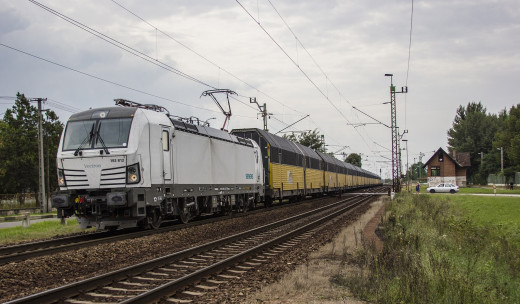 913950 (a): :2046x1195